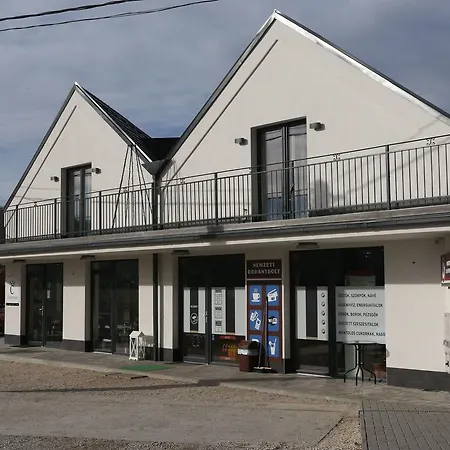 Apartament Viktoria Vendeghaz *