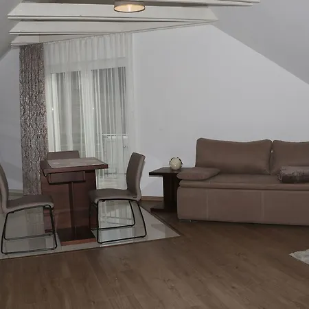 Viktoria Vendeghaz Eplény